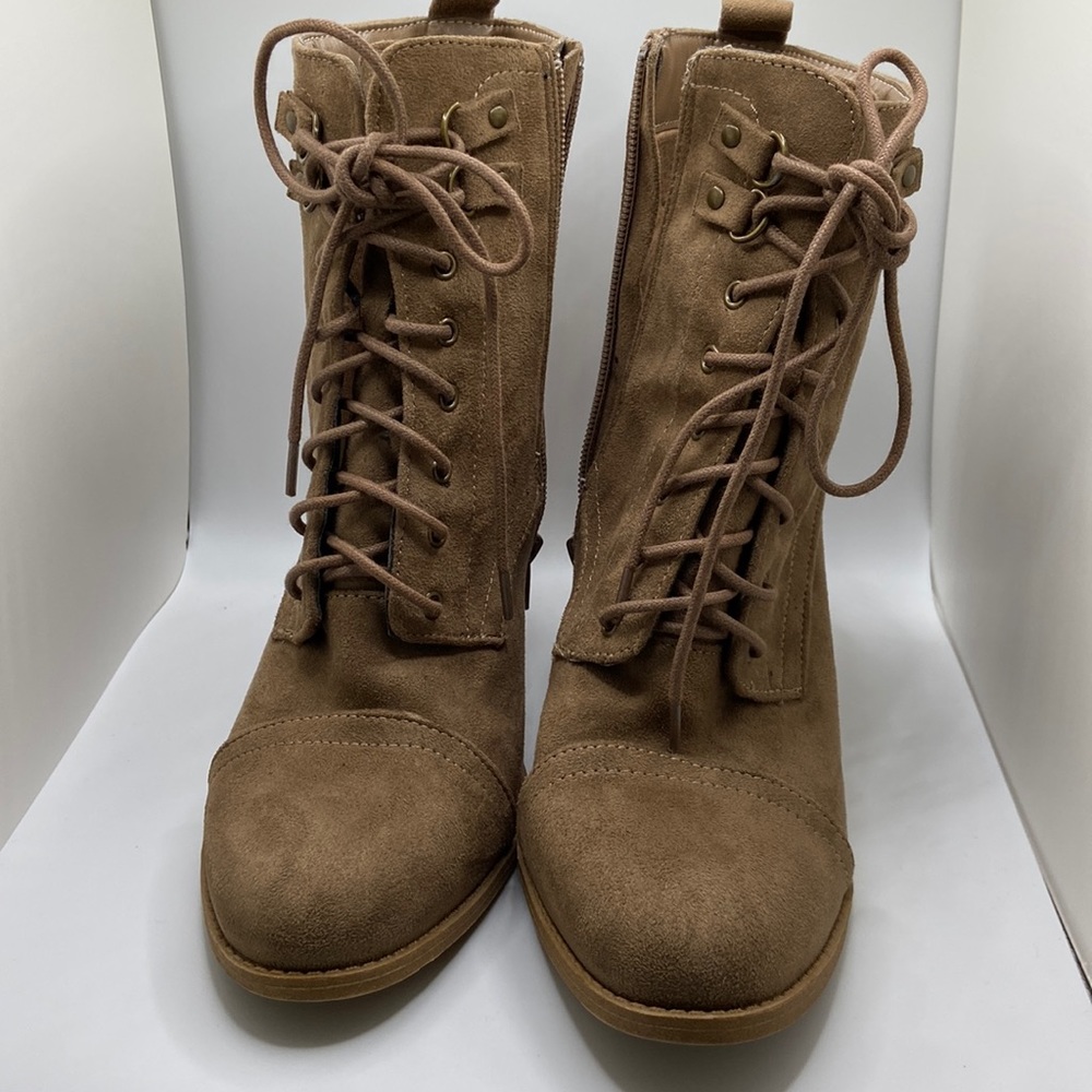Ollio Women's Shoe Faux Suede Lace Up Stacked High Heel Ankle Boots Size 9.
